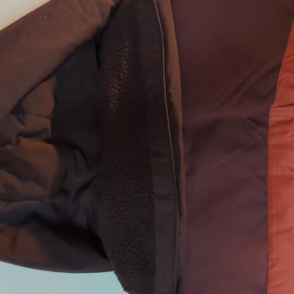 Barely worn winter coat - Picture 10 of 16